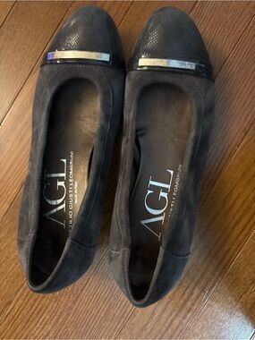 AGL Gray Suede Slight Wedged Shoe  - Made in Italy - EU 38 1/2 (US 7.5-8)